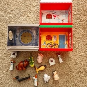 Secret life of pets houses and chacter toys kids